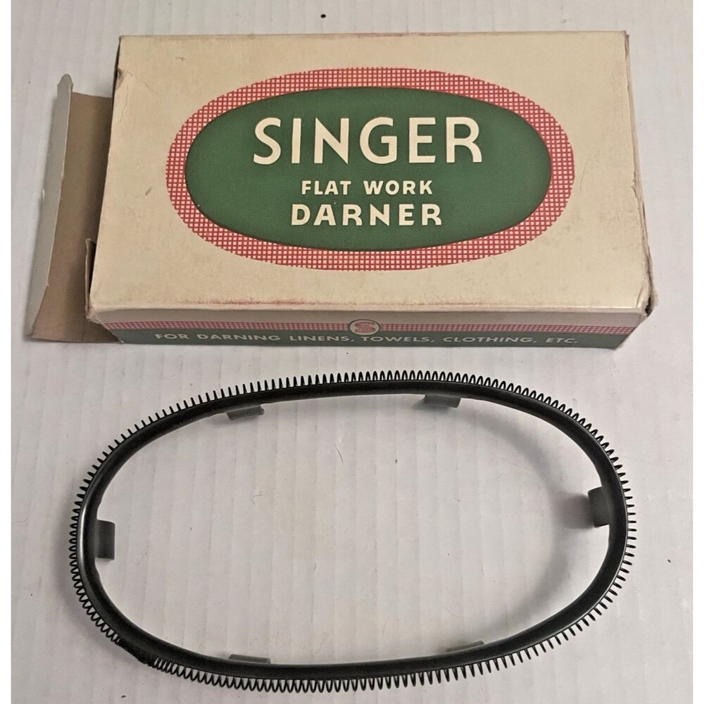 Singer Flat Work Darner Lock Stitch Sewing Machine No 36088 Made in U.S.A. Black